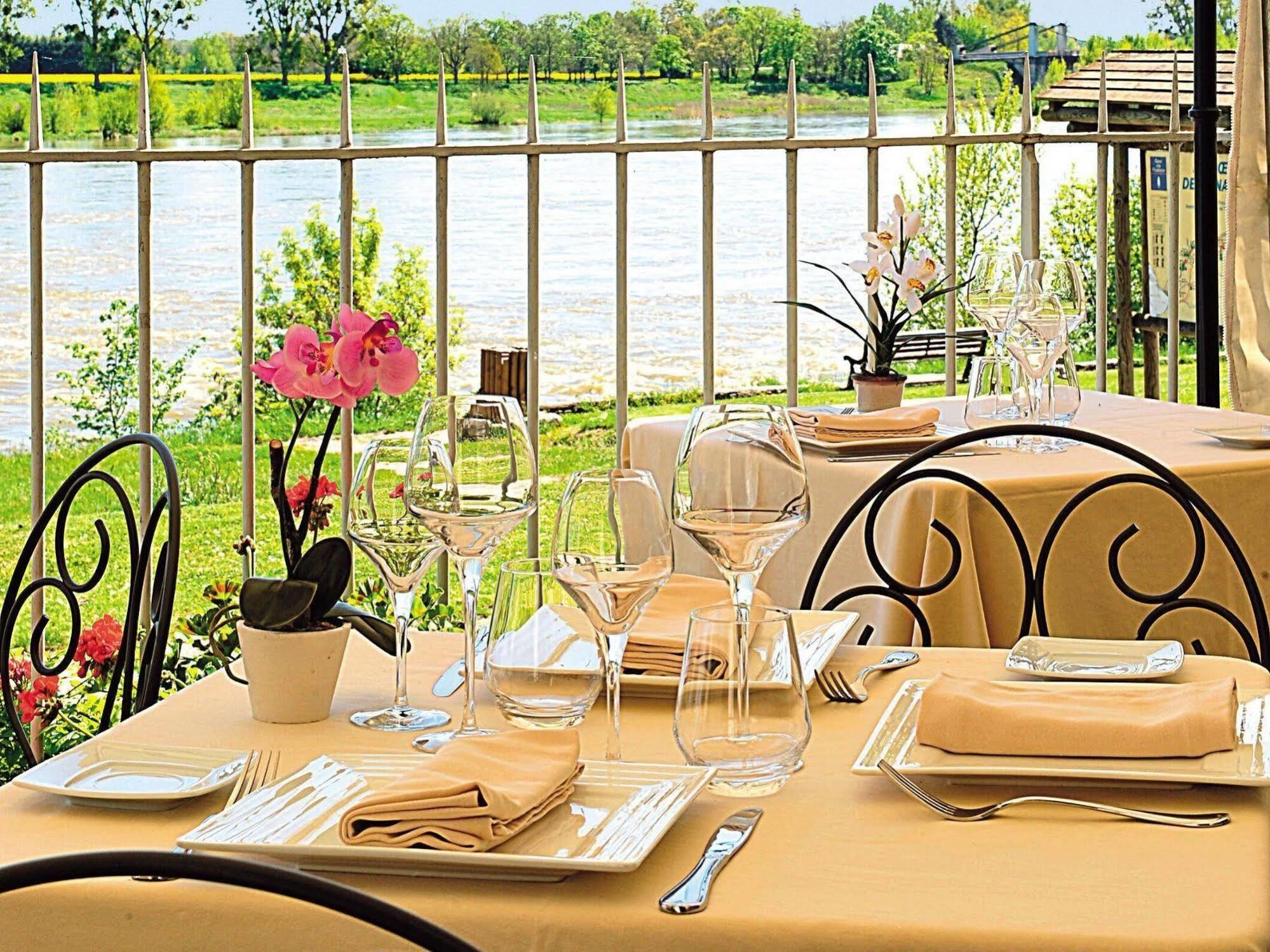 Logis Hotel Le Relais Louis XI Meung-sur-Loire Εξωτερικό φωτογραφία